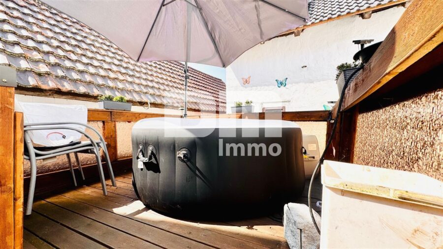 Umfangreich saniertes Fachwerkhaus mit 2 Terrassen, PV-Anlage und Nebengebäude - Innenhofbereich